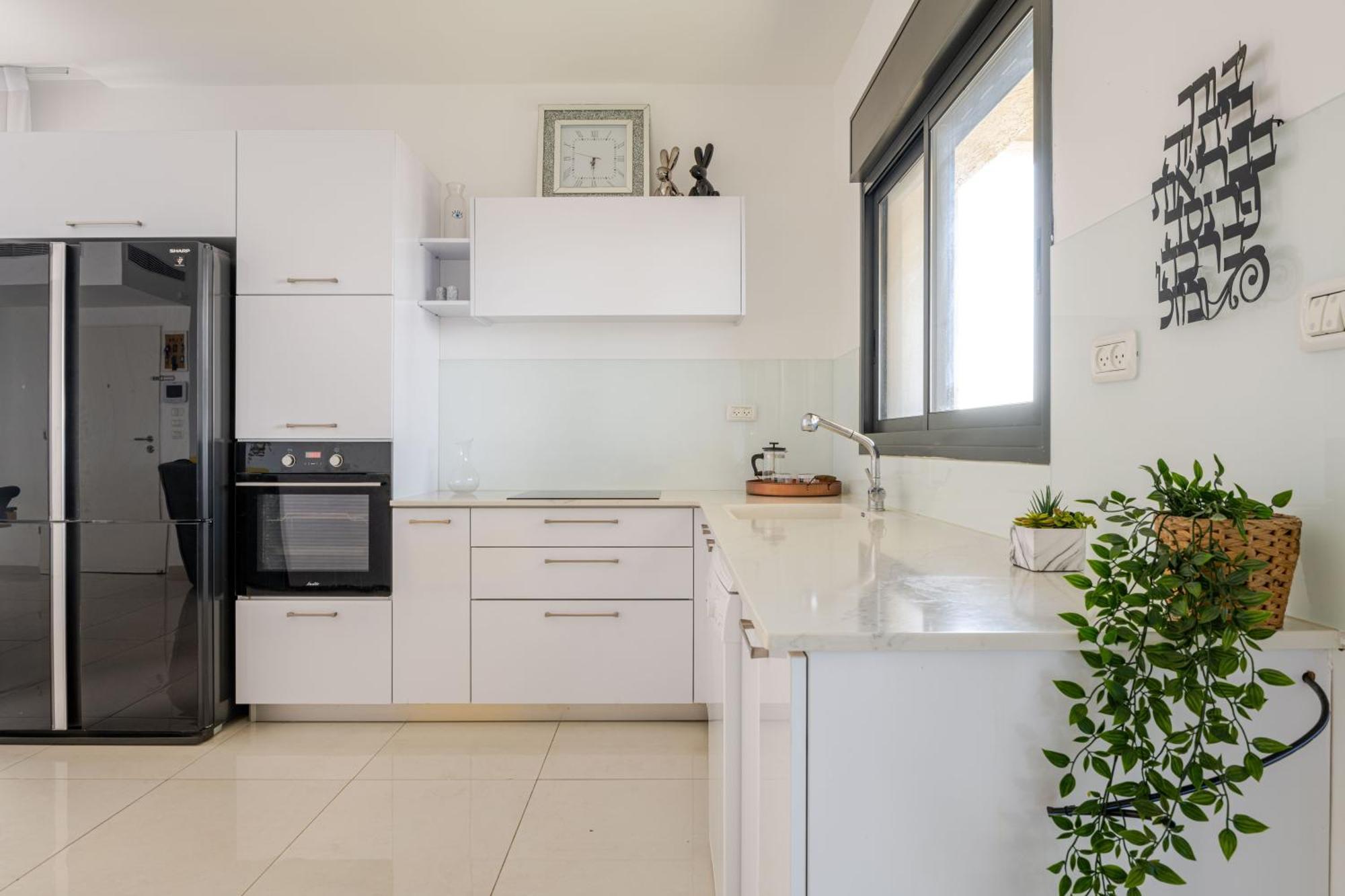 Balfour Sea View City Center Nahariya Eksteriør bilde